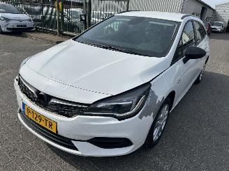krockskadad bil auto Opel Astra Sports Tourer 1.2 Turbo Edition 2022/6