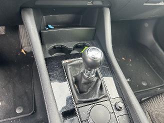 Mazda 3 2.0 SkyActive-G  Hybrid picture 9
