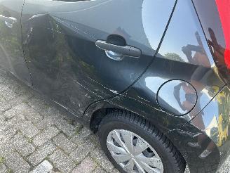 Toyota Aygo 1.0 VVTi  5 Drs picture 6