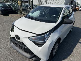 škoda osobní automobily Toyota Aygo 1.0 VVT-i  X-Fun 2019/4
