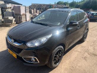 damaged passenger cars Hyundai Ix35 2.0i Business Edition 2011/11