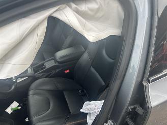 Volvo V-40 Cross Country  1.5 T3  Automaat picture 12