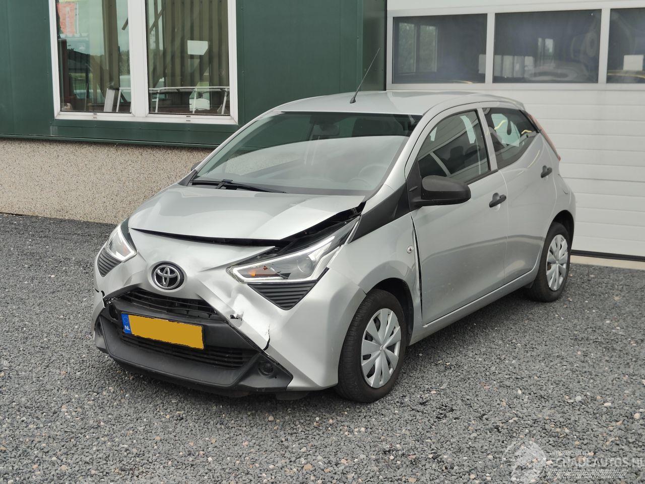Toyota Aygo 1.0 VVT-i  X-fun
