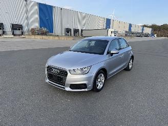 Schadeauto Audi A1 SPORTBACK 1.4 TDI Klima Navi PDC EURO 6 2015/10