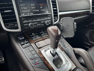 Porsche Cayenne CAYENNE S 3.0 E-HYBRID PANORAMA LEDER NAVI XENON VOL picture 18