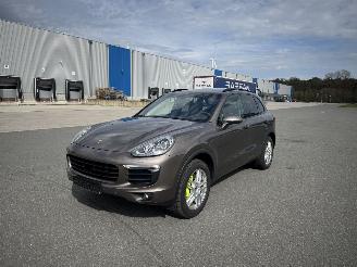 Avarii autoturisme Porsche Cayenne CAYENNE S 3.0 E-HYBRID PANORAMA LEDER NAVI XENON VOL 2015/12