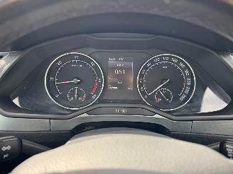 Skoda Superb 1.6 TDI KLIMA NAVI PANORAMA XENON picture 18