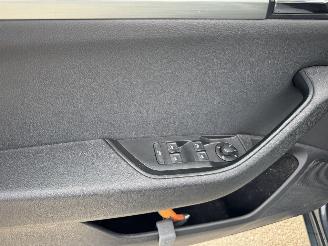 Skoda Superb 1.6 TDI KLIMA NAVI PANORAMA XENON picture 19