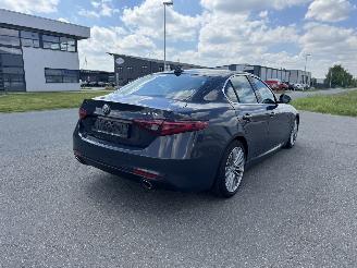Alfa Romeo Giulia SUPER 2.2 JTDM NAVI LEDER XENON VOLL picture 5