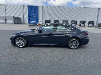 Alfa Romeo Giulia SUPER 2.2 JTDM NAVI LEDER XENON VOLL picture 8