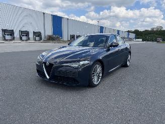 Unfallwagen Alfa Romeo Giulia SUPER 2.2 JTDM NAVI LEDER XENON VOLL 2016/10