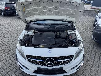 Mercedes A-klasse A180 AUTOMATIK AMG PAKET KLIMA XENON picture 18