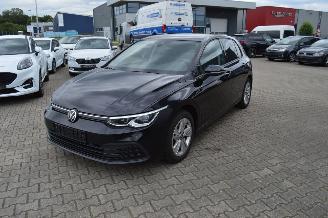 Unfallwagen Volkswagen Golf VIII Lim. Life eTSI DSG AUTOMATIK 2021/3