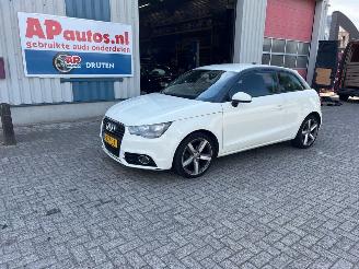 krockskadad bil auto Audi  1.2 TFSI 2011/5