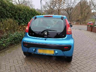 Peugeot 107 1.0-12V XR airco picture 15