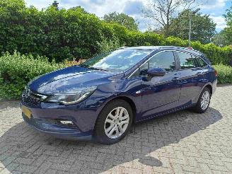 Damaged car Opel Astra Sports Tourer 1.6 CDTI Business+ 2016/11