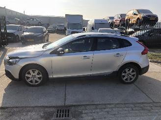 Auto incidentate Volvo V-40 Cross Country 1.6 diesel 84kW E5 2014/6