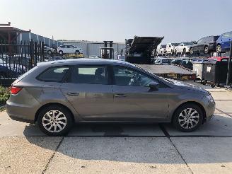 krockskadad bil auto Seat Leon 14 TSI 92kW E6 ST 2015/5