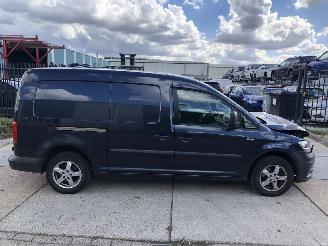 krockskadad bil bedrijf Volkswagen Caddy maxi 16tdi 75kW E6 AIRCO NAVI 2016/2