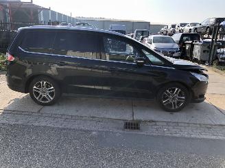 krockskadad bil auto Ford Galaxy 2.0i 177kW E6 Aut. 7 Zits 2017/5