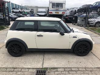 Tweedehands auto Mini Mini ONE Airco 66kW 2005/4