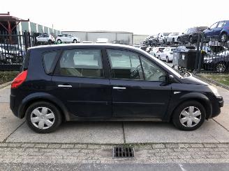 Voiture accidenté Renault Scenic 16i 16v 2008/6