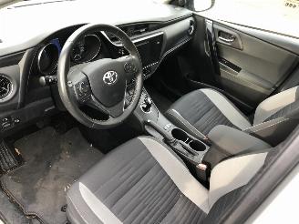 Toyota Auris 1.8 Hybrid 5 drs picture 6