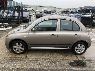 Auto incidentate Nissan Micra 1.2i 5 drs Airco 121 dkm 2006/4