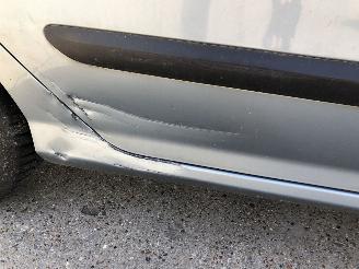 Peugeot 308 16hdi 68kW E5 5drs picture 15