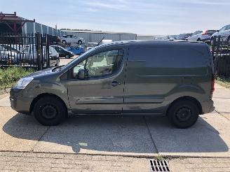 skadebil bedrijf Peugeot Partner 1.6HDI 73kW E6 Clima 2016/3