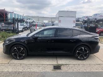 uszkodzony samochody osobowe Peugeot 408 1.6 Plug in Hybrid 180 Allure Pack 2023/12