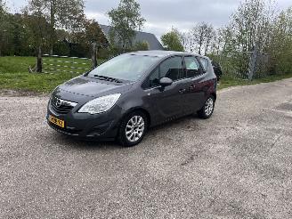 krockskadad bil auto Opel Meriva 1.7 cdti motorschade !! 2011/6