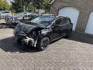 Renault Clio Luxe uitvoering !! Weinig km !! picture 2