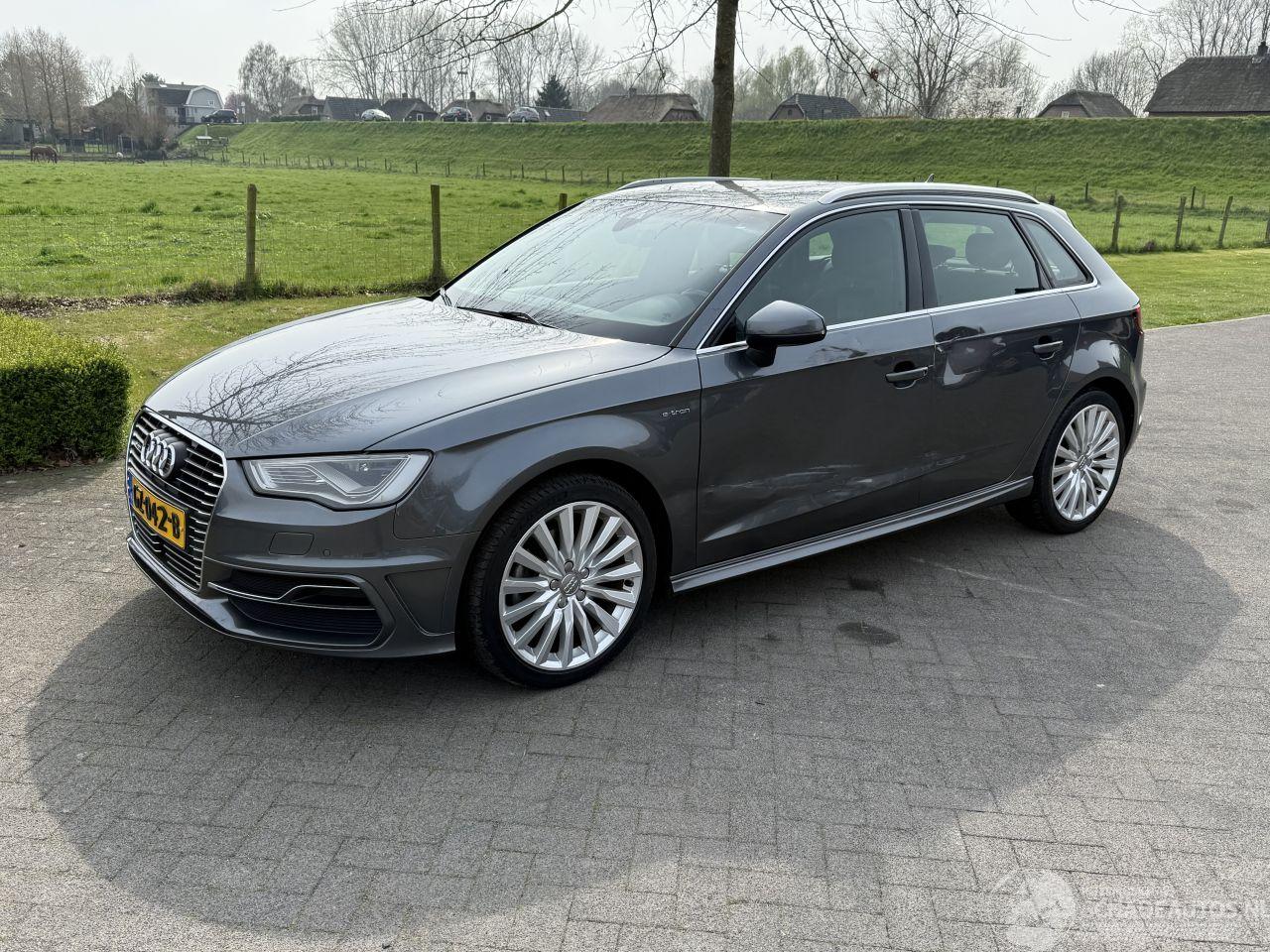Audi A3 Sportback 1.4 e-tron / S-Line / Automaat