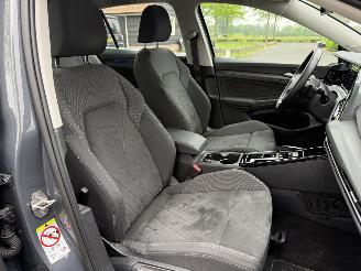 Volkswagen Golf VIII 1.4 EHYBRID / Panorama / Automaat picture 7