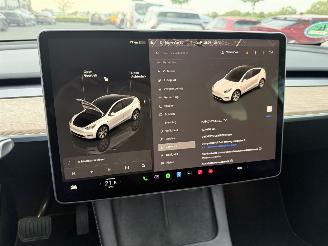 Tesla Model Y RWD 58 kWh / Panorama picture 15