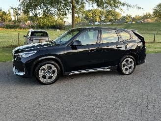 Vaurioauto  passenger cars BMW iX1 eDrive20 Xline / Leer / Automaat 2025/2