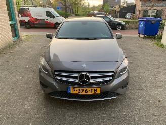 skadebil auto Mercedes A-klasse 180 ambition 2015/1