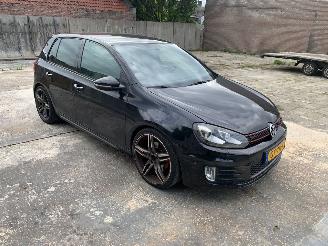 Volkswagen Golf 2.0 GTI picture 3