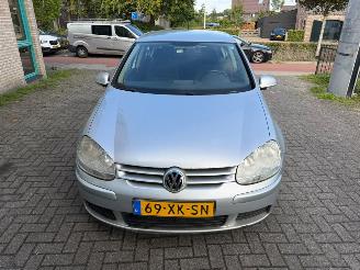 Unfallwagen Volkswagen Golf 1.6 FSI 2007/6