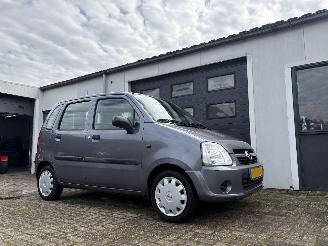 Käytettyjen passenger cars Opel Agila 1.2 16v flexx 2004/1