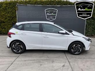 Vrakbiler auto Hyundai I-20 i20 (BC3), Hatchback 5-drs, 2020 1.0 T-GDI 100 Mild Hybrid 48V 12V 2023/3