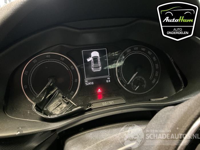 Skoda Kamiq Kamiq, SUV, 2019 1.0 TSI 12V