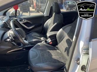 Peugeot 2008 2008 (CU), MPV, 2013 / 2019 1.2 Vti 12V PureTech 82 picture 22