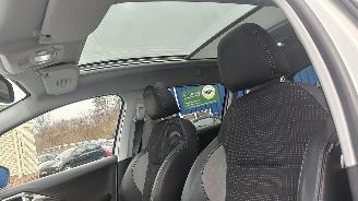 Peugeot 2008 Peugeot 2008 Allure 1,6 panodak navigatie picture 7