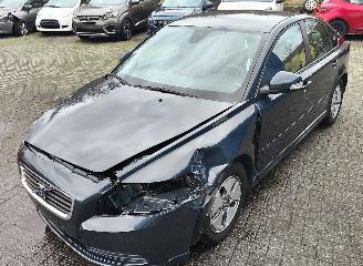 uszkodzony samochody osobowe Volvo S-40 Volvo S40 Lim. 1.6 D Drive Momentum 2010/3