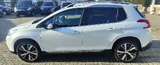 Peugeot 2008 Peugeot 2008 Allure navi 86237 km lichte schade picture 2