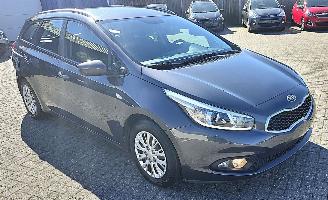 Käytettyjen passenger cars Kia Cee d Kia Ceed Sportswagon Dream Team 2015/4