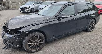 krockskadad bil auto BMW 3-serie BMW 320 3 Touring 320 d 2013/12