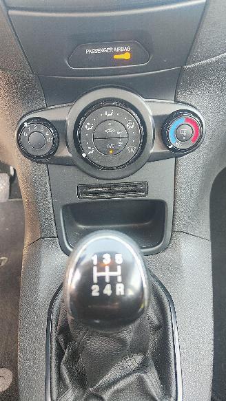 Ford Fiesta ford fiesta 66133 km nieuwstaat ! picture 10
